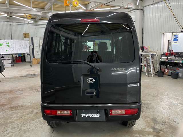 Daihatsu Hijet Cargo 8