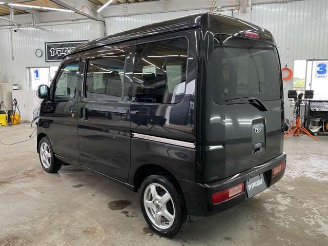 Daihatsu Hijet Cargo 9