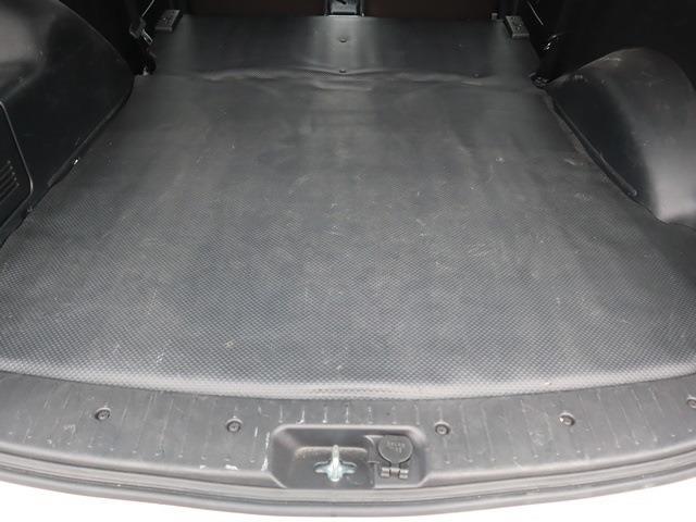 Toyota Succeed Van 12