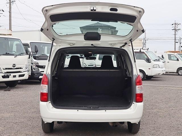 Toyota Succeed Van 10
