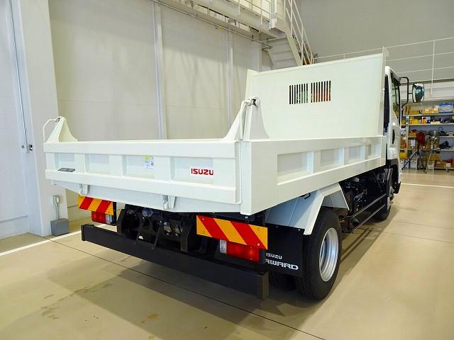 Isuzu Forward 3