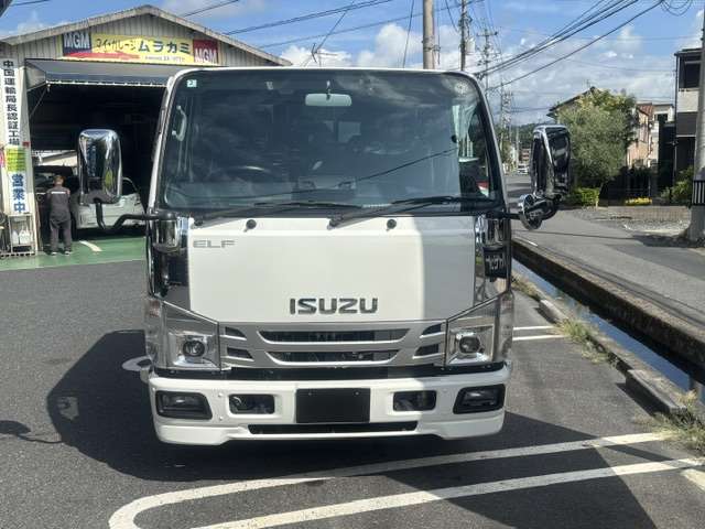 Isuzu Elf 2