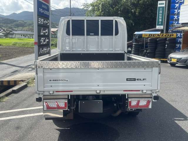 Isuzu Elf 4