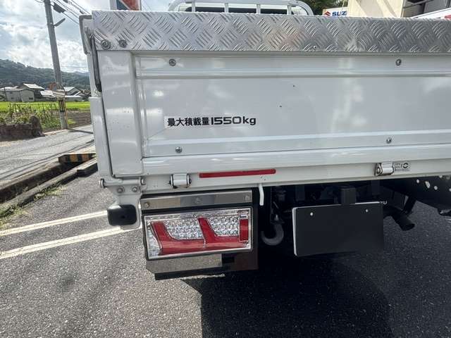 Isuzu Elf 6