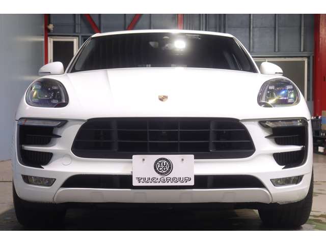 Porsche Macan 8