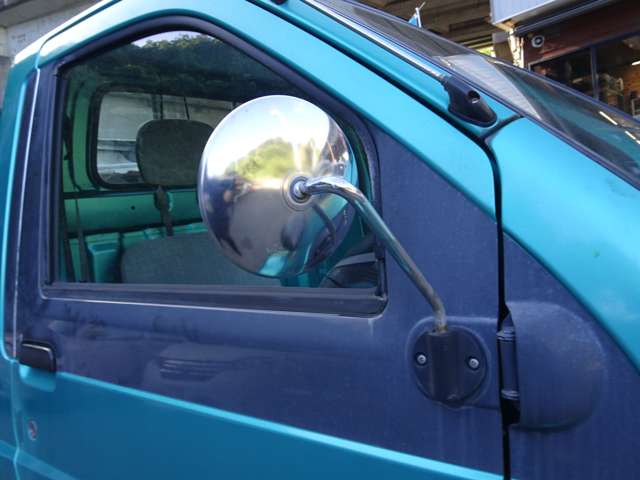 Daihatsu Midget II 7