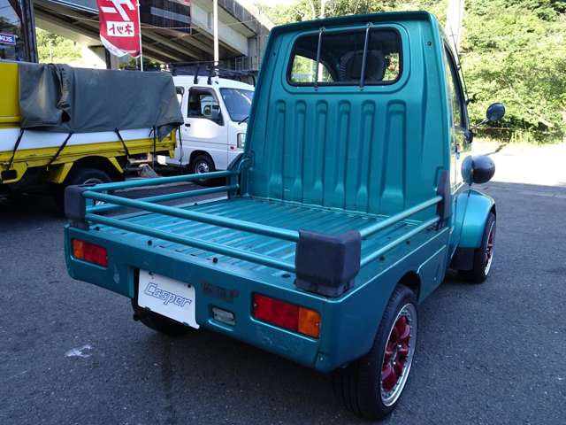 Daihatsu Midget II 9