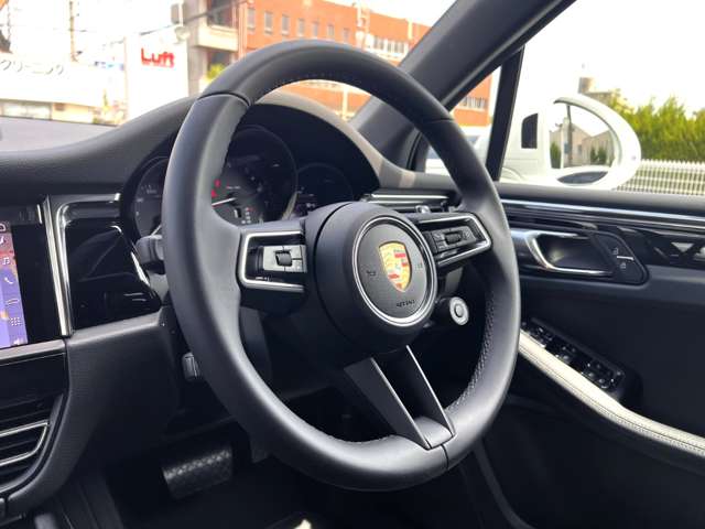 Porsche Macan 12