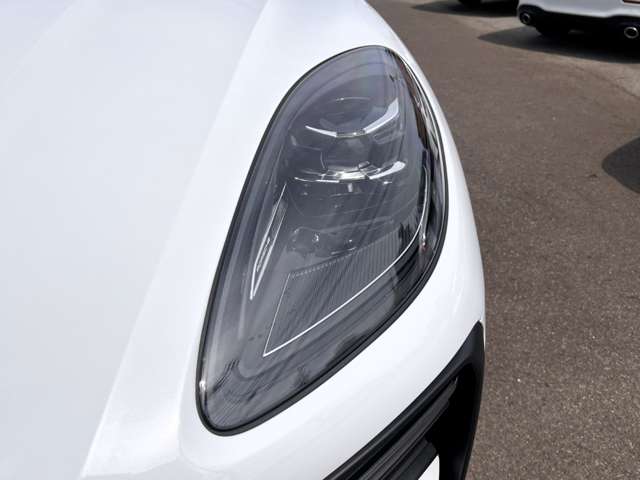 Porsche Macan 5