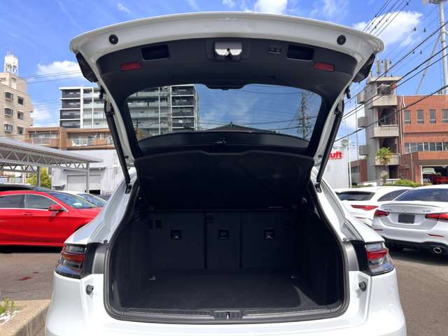 Porsche Macan 8