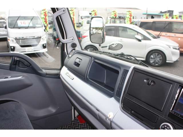 Mitsubishi Fuso Canter 12