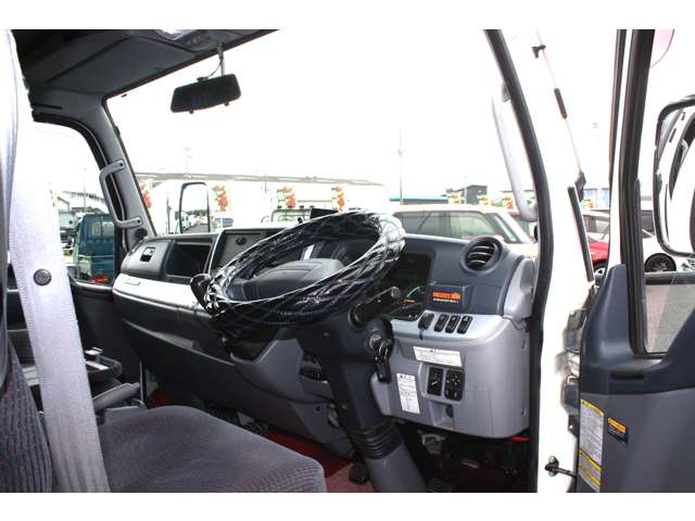 Mitsubishi Fuso Canter 2