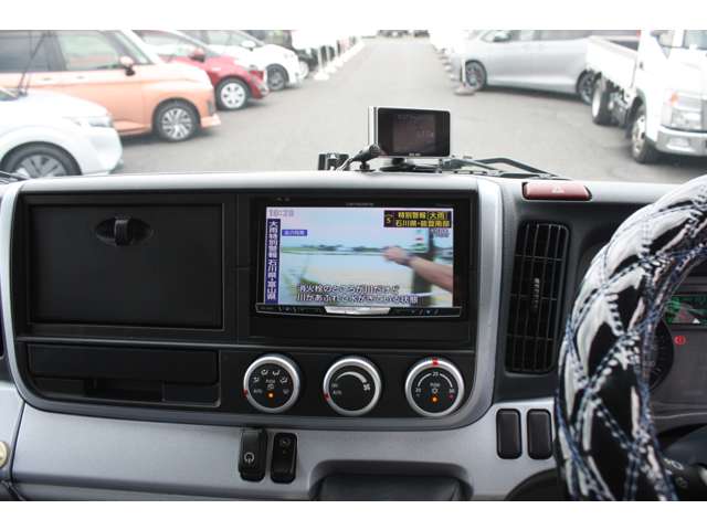 Mitsubishi Fuso Canter 9