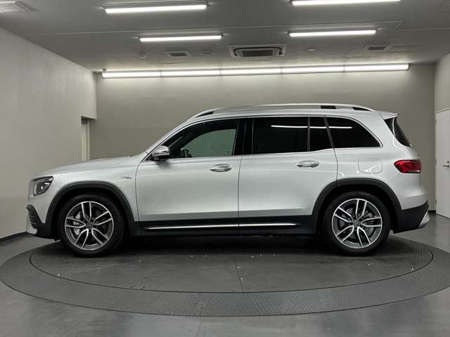 Mercedes-Benz GLB 11