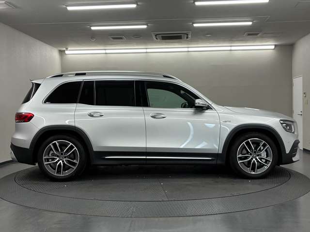 Mercedes-Benz GLB 12