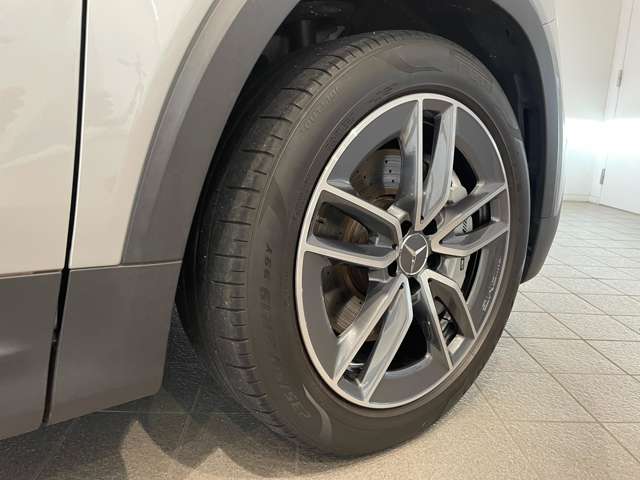 Mercedes-Benz GLB 4