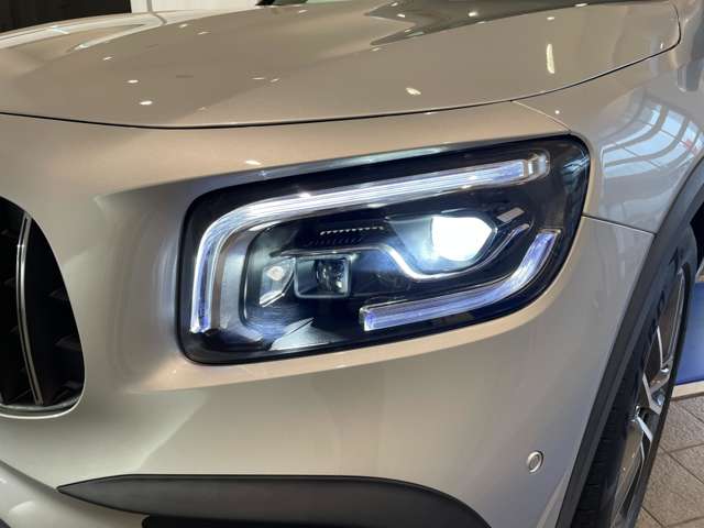 Mercedes-Benz GLB 10
