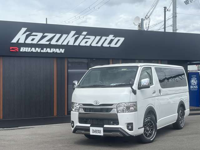 Toyota Hiace Van 3