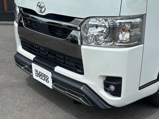 Toyota Hiace Van 9