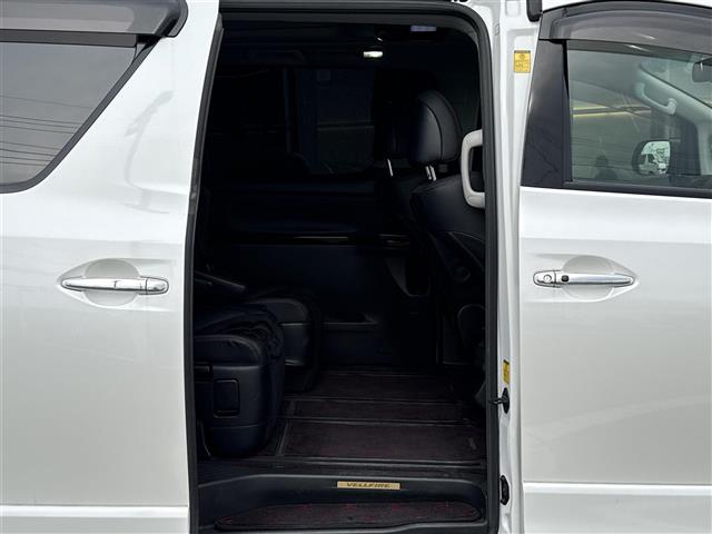 Toyota Vellfire 11