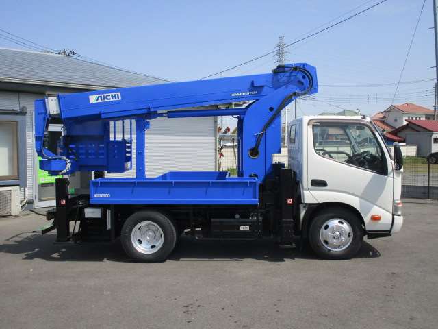 Hino Dutro 5