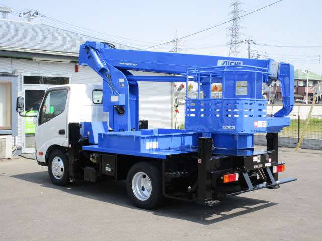 Hino Dutro 8