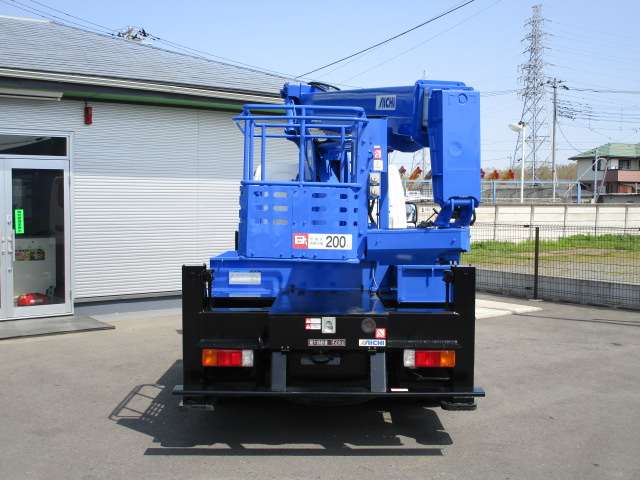 Hino Dutro 9