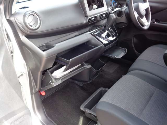 Mitsubishi eK X 11