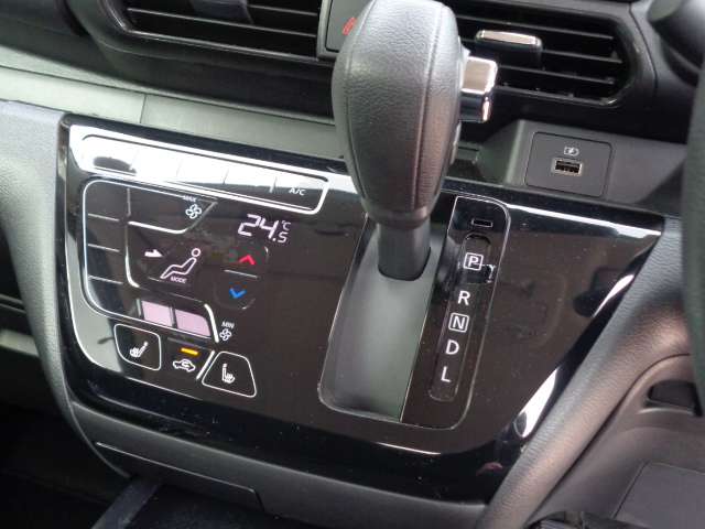 Mitsubishi eK X 9