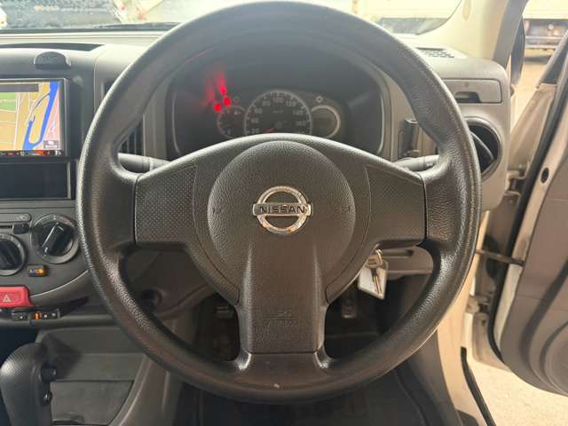 Nissan AD 12