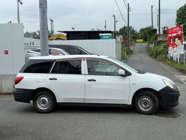 Nissan AD 4