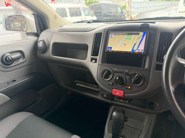 Nissan AD 10