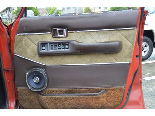 Toyota Land Cruiser 60 11