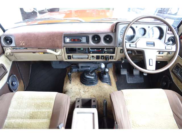 Toyota Land Cruiser 60 3
