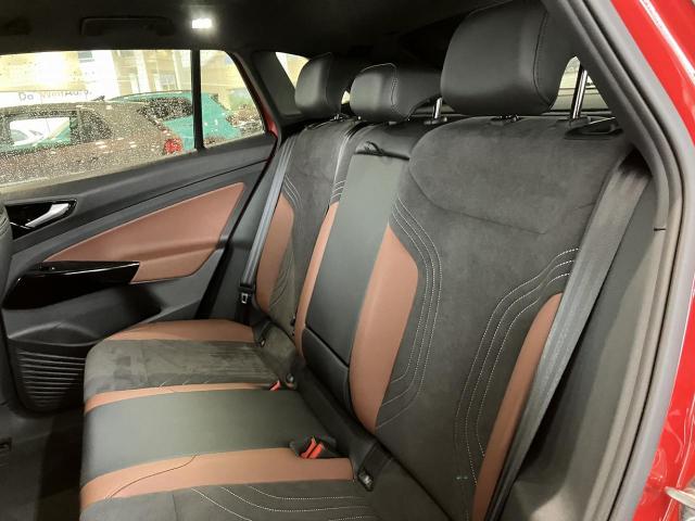 Volkswagen ID.4 11