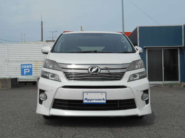Toyota Vellfire 3