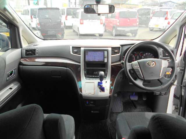Toyota Vellfire 10