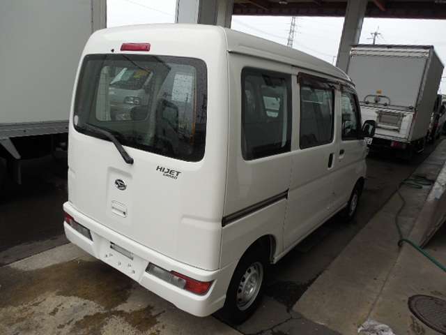 Daihatsu Hijet Cargo 4