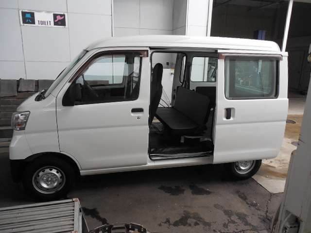 Daihatsu Hijet Cargo 5