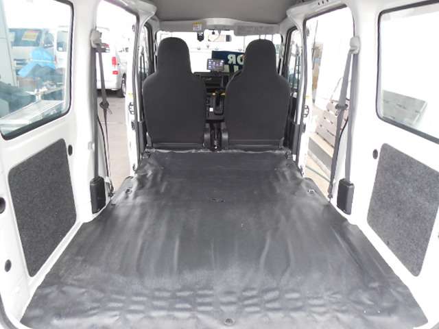 Daihatsu Hijet Cargo 9