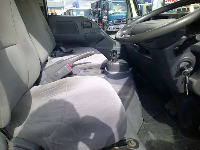 Isuzu Elf 11