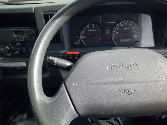 Isuzu Elf 12