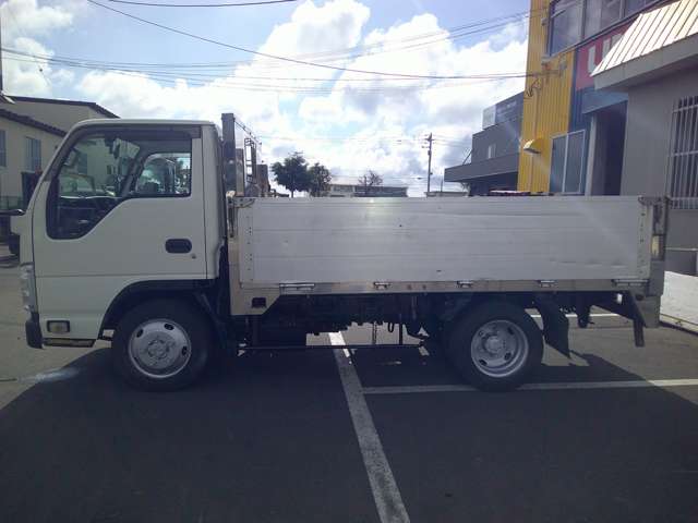 Isuzu Elf 4