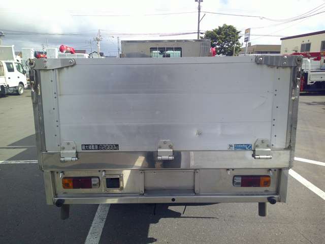 Isuzu Elf 6