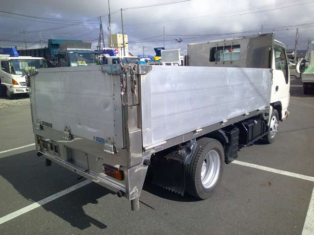 Isuzu Elf 7