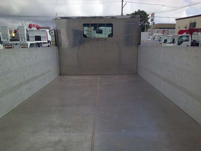 Isuzu Elf 10