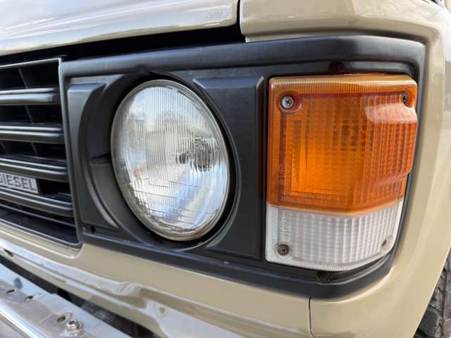 Toyota Land Cruiser 60 11