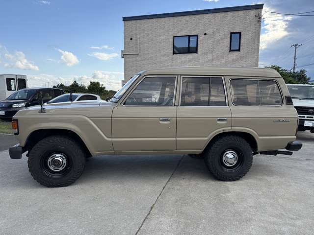 Toyota Land Cruiser 60 4