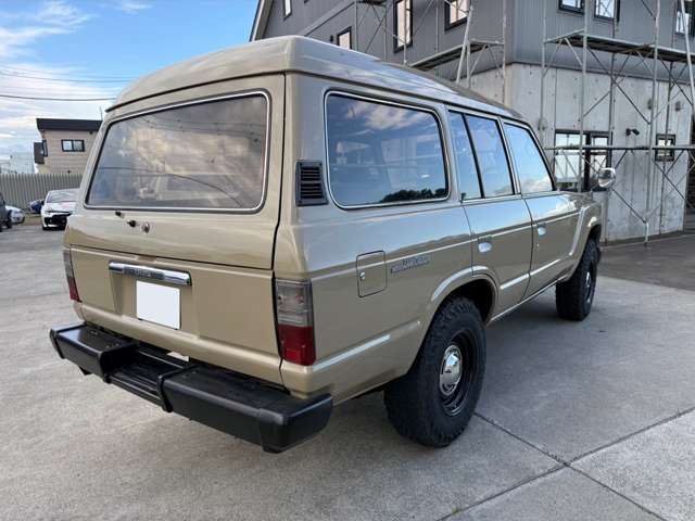 Toyota Land Cruiser 60 10