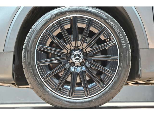Mercedes-Benz GLB 4